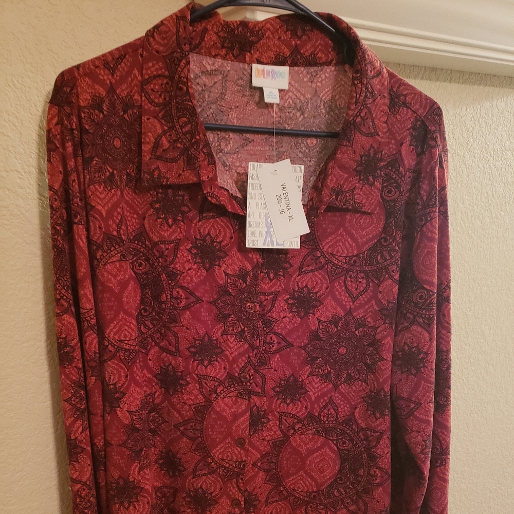 Lularoe NWT "Valentina" size XL, red with black print
